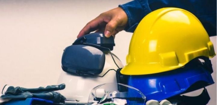 Mũ bảo hộ có bắt buộc không theo quy định